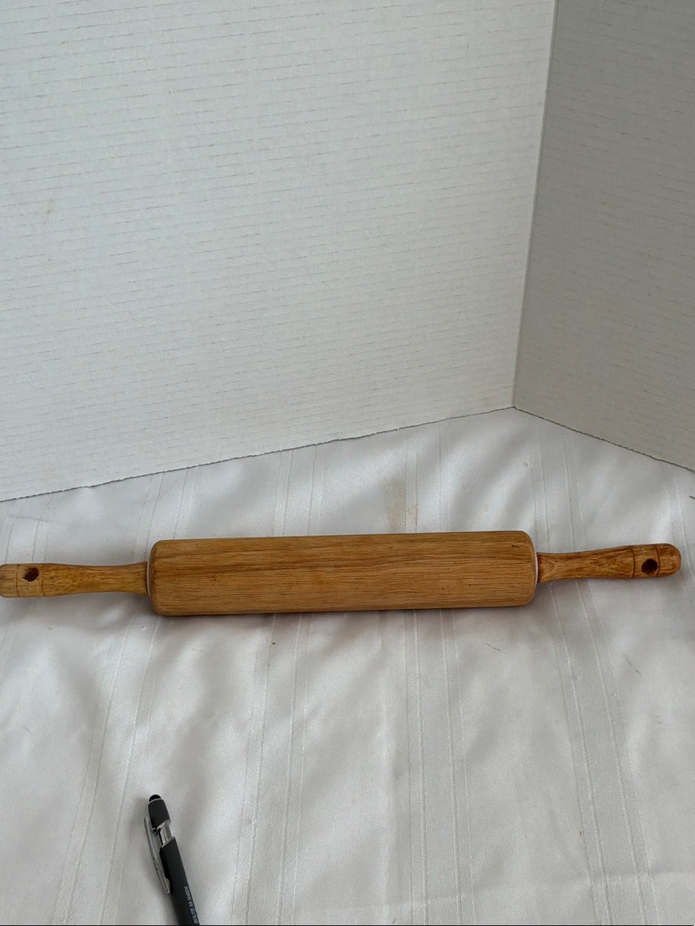 Classic Wooden Rolling Pin - Natural Brown 17” with hanging holes